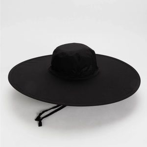 BAGGU packable hat. New with tags